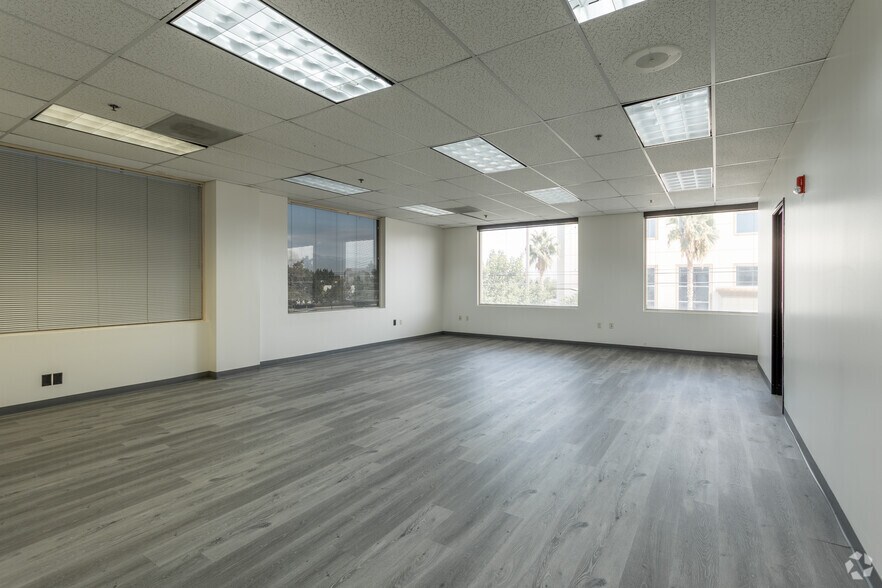 More Photos Of 1461 E Cooley Dr, Colton Medical For Lease