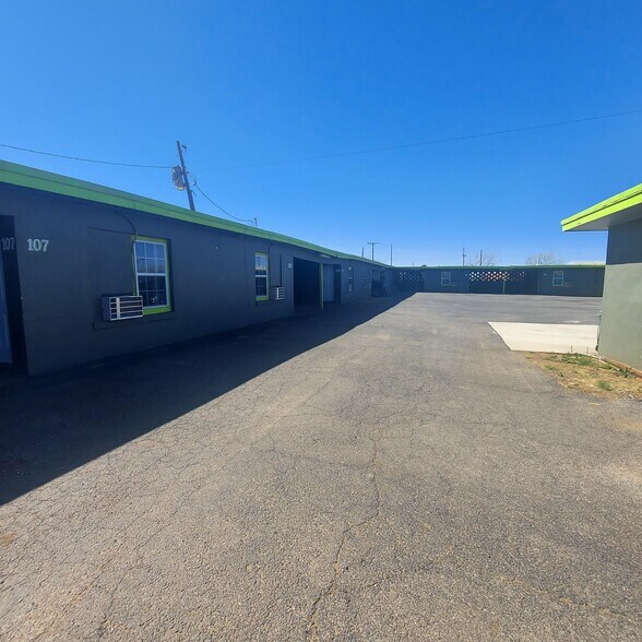 More Photos Of 1041 Westpoint Ave, Colorado City Hotel For Sale