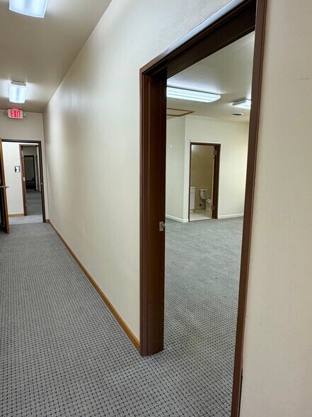 More Photos Of 120 Cole Ave, Pinedale Office For Sale