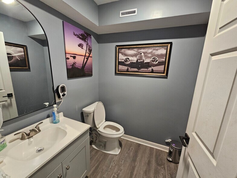 More Photos Of 2117 W Morris St, Indianapolis Warehouse For Lease