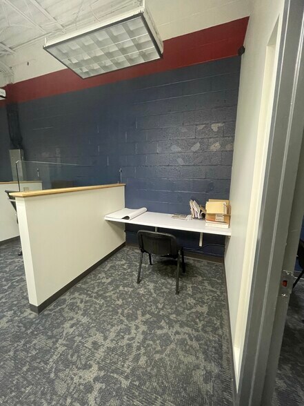 More Photos Of 8900 Edgeworth Dr, Capitol Heights Warehouse For Sale