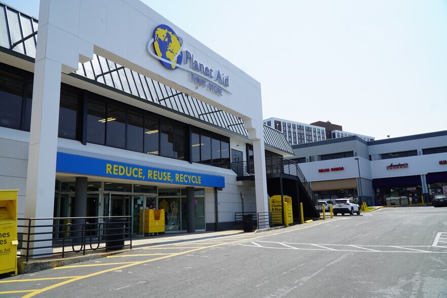 More Photos Of 5520-5630 Randolph Rd, Rockville Unknown For Lease