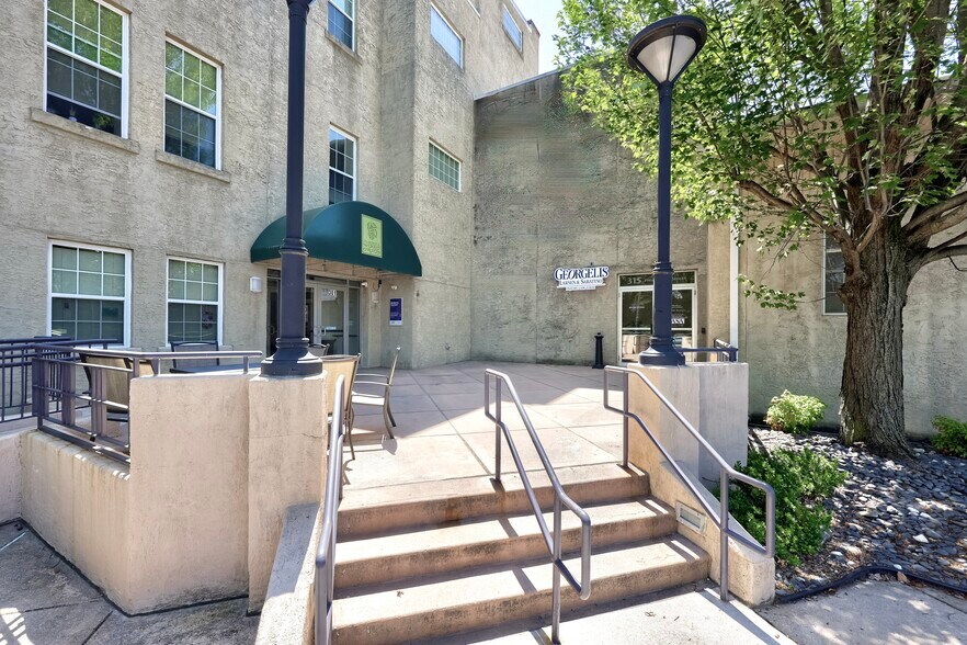 More Photos Of 315 W James St, Lancaster Office For Lease