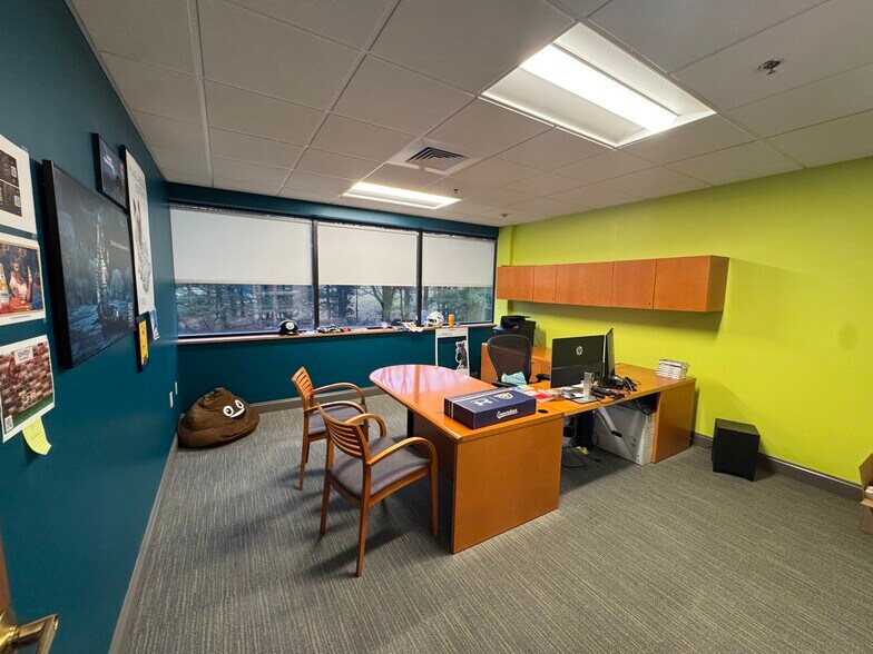 More Photos Of 1611 Pond Rd, Allentown Medical For Lease