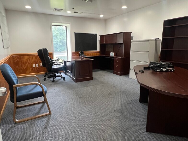 More Photos Of 463 Industry Rd, Waynesboro Warehouse For Lease