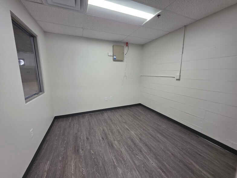 More Photos Of 503-553 W Grant St, Orlando Warehouse For Lease