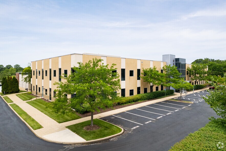 More Photos Of 3870 S Lindbergh Blvd, Saint Louis Office For Sale