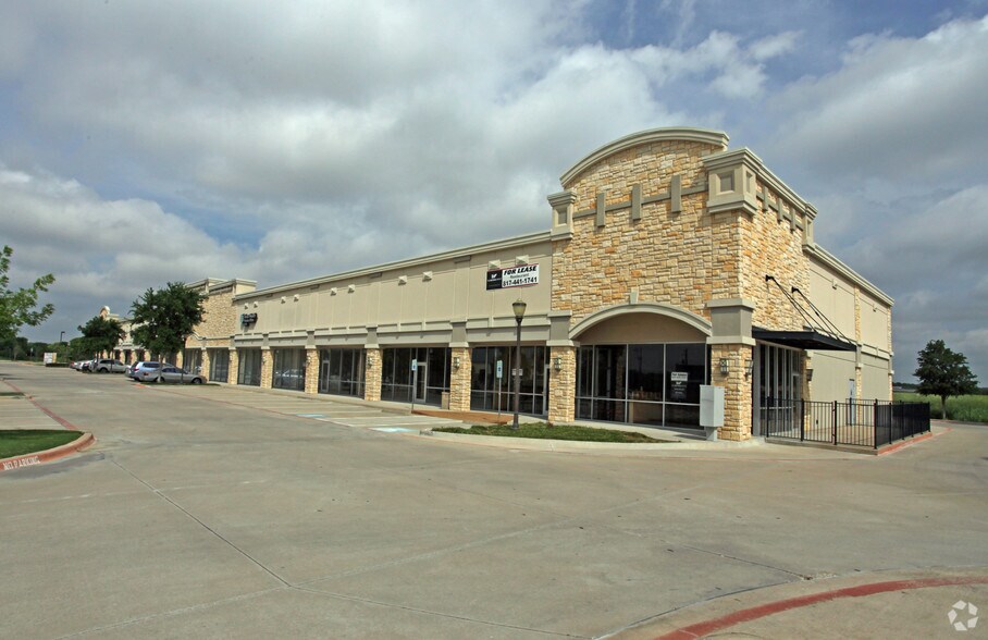 More Photos Of 721 E Keller Pky, Keller Unknown For Lease