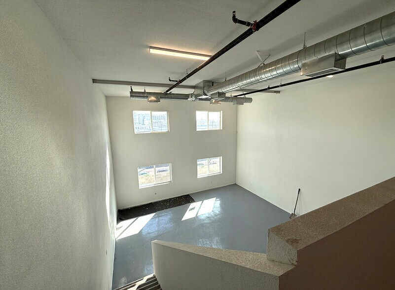 More Photos Of 746-756 Ceres Ave, Los Angeles Warehouse For Lease
