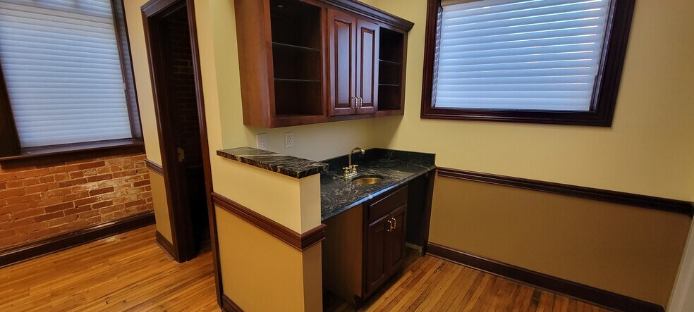 More Photos Of 916 Quarrier, Charleston Office Residential For Sale