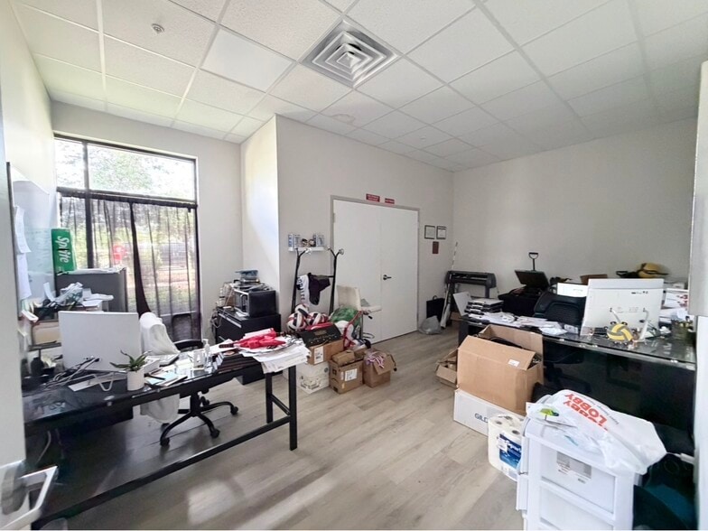 More Photos Of 6769 Curtis St, Orlando Warehouse For Lease