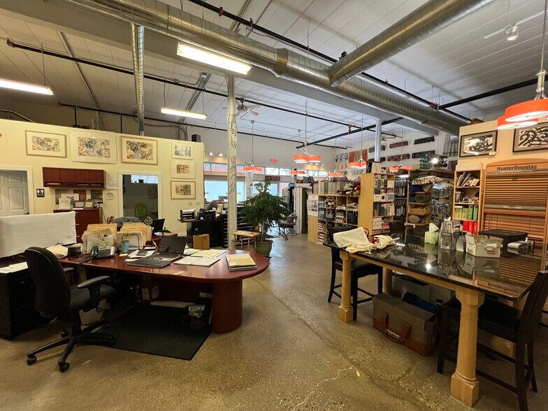 More Photos Of 1401-1431 Northern Ct, Madison General Retail For Sale