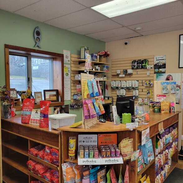 More Photos Of 609 Route 208, Gardiner General Retail For Sale