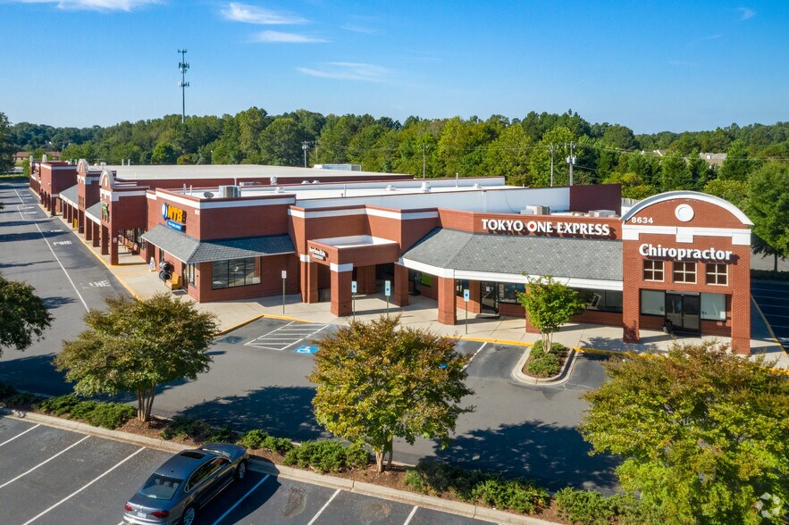 More Photos Of 8620 Camfield St, Charlotte Storefront For Lease