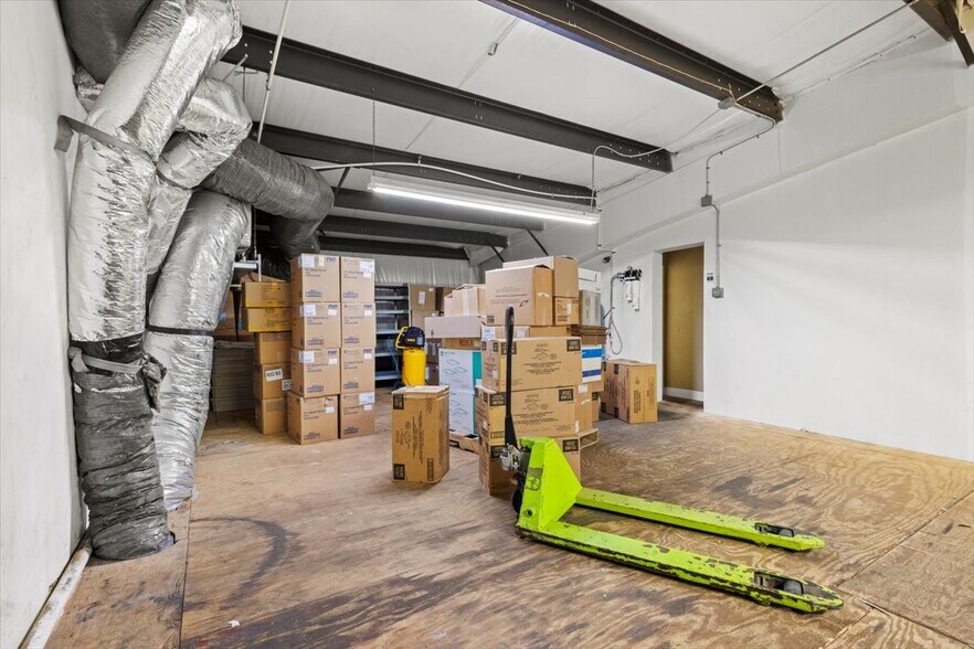 More Photos Of 1250-1264 SW Biltmore St, Port Saint Lucie Warehouse For Sale