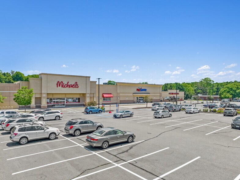 More Photos Of 225-273 Wilbur Cross Hwy, Berlin Unknown For Lease