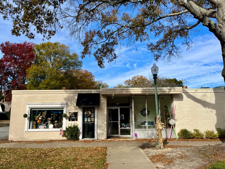 Primary Photo Of 97 Main St, Newport News Freestanding For Lease