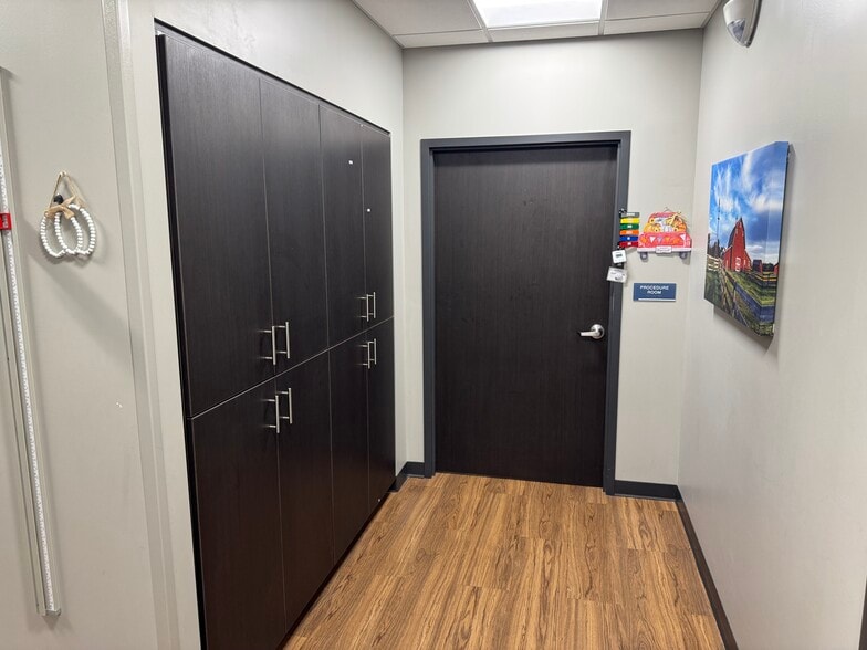 More Photos Of 5901 N 27th St, Lincoln Medical For Lease