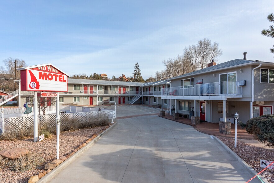 Primary Photo Of 56 El Paso Blvd, Manitou Springs Hotel For Sale