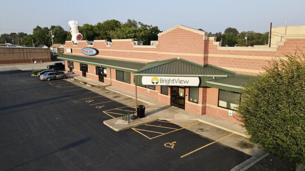 More Photos Of 500 N Green St, Henderson Freestanding For Lease