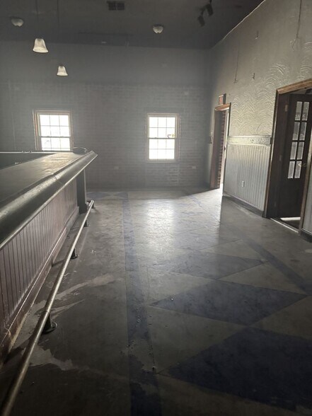 More Photos Of 2890 E Causeway Approch, Mandeville Restaurant For Sale