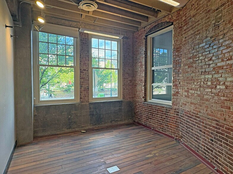 More Photos Of 314 S 9th St, Boise Loft Creative Space For Sale