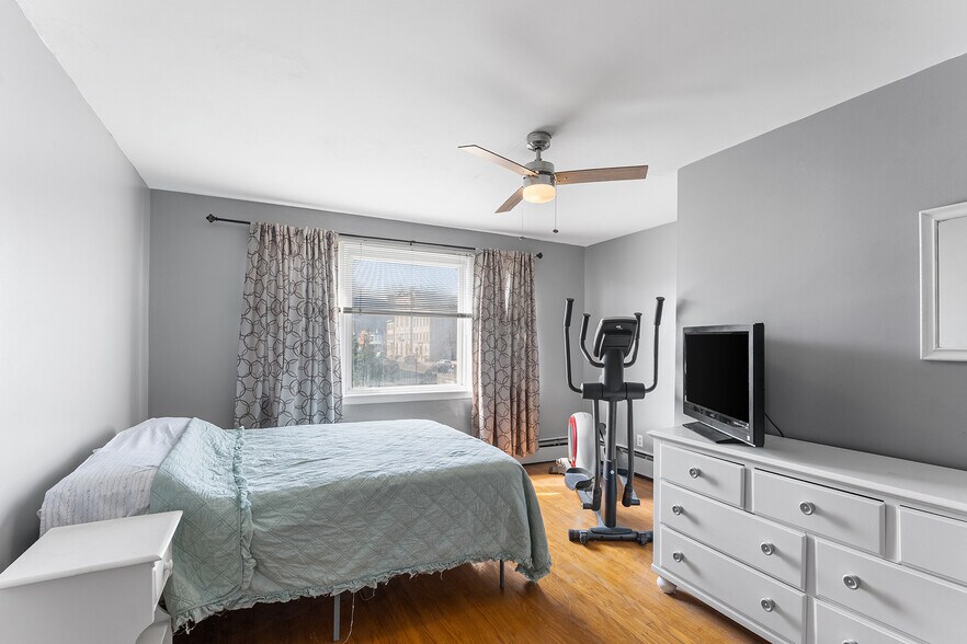 More Photos Of 2243 Arctic Ave, Atlantic City Storefront Retail Residential For Sale