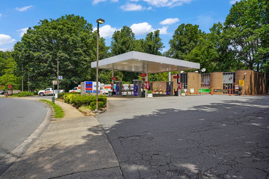 More Photos Of 11410 N Shore Dr, Reston Service Station For Sale