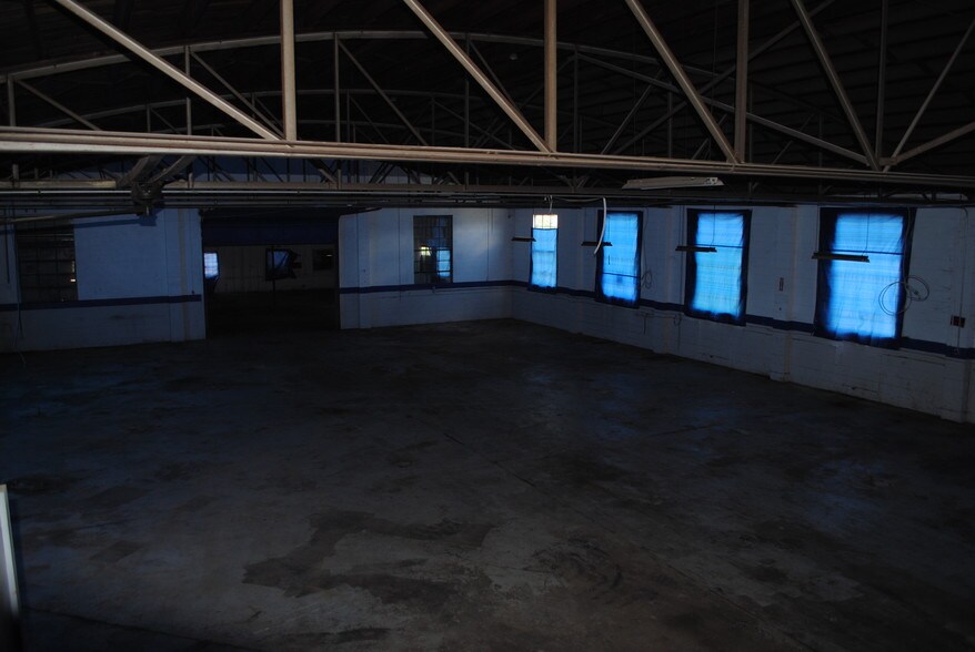 More Photos Of 2600 Medgar Evers Blvd, Jackson Auto Repair For Sale