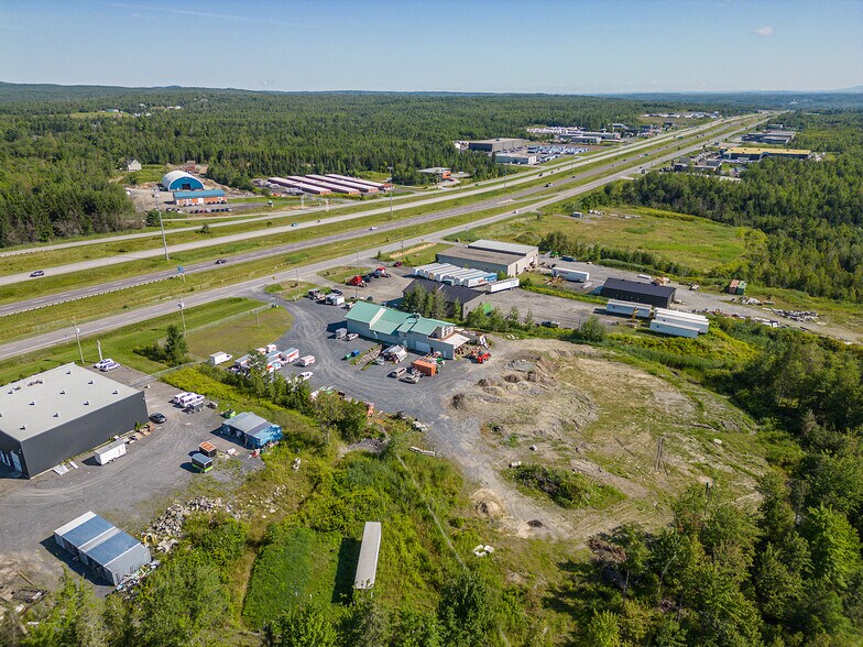More Photos Of 9900 Boul Bourque, Sherbrooke Service For Lease