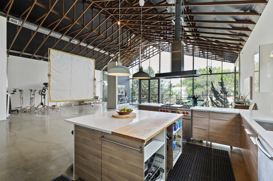 More Photos Of 1007 Folsom St, Dallas Loft Creative Space For Sale