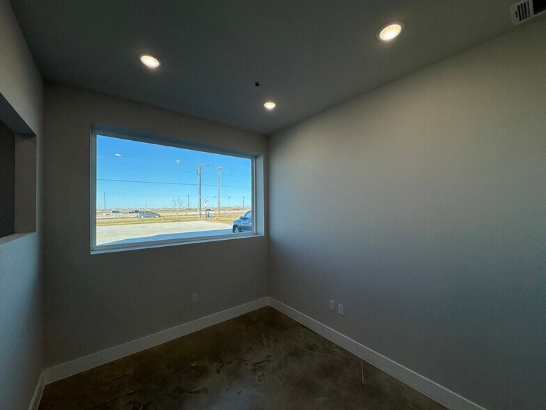 More Photos Of 6723 W Interstate 30, Royse City Unknown For Lease