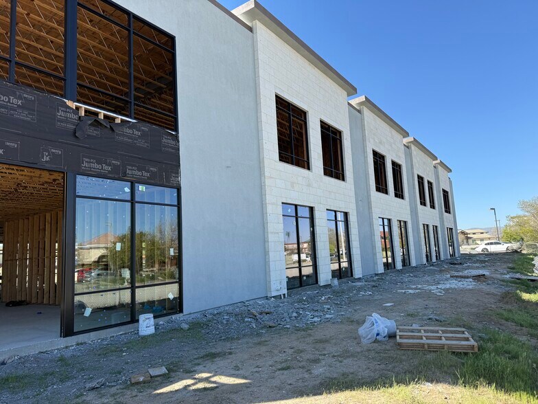 More Photos Of 42155 11th St W, Palmdale Medical For Lease