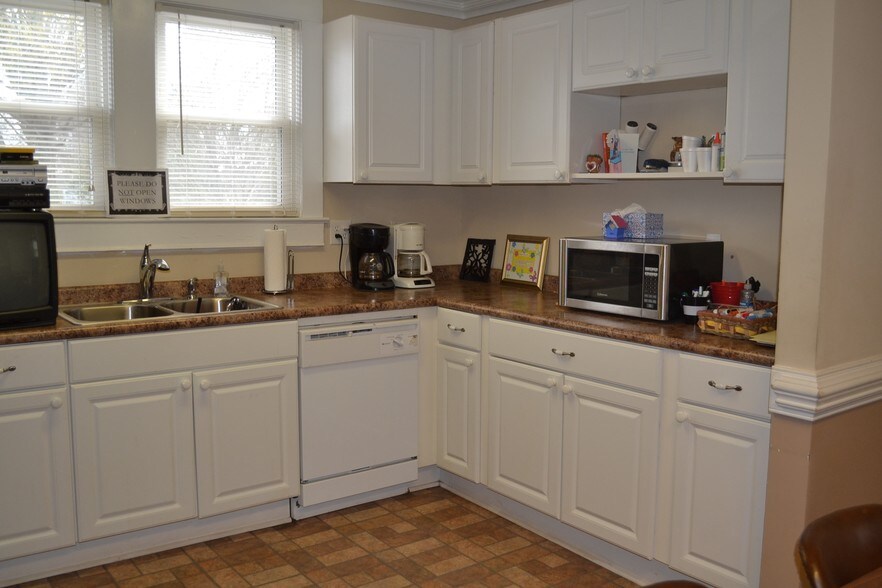 More Photos Of 1090 Boiling Springs Rd, Spartanburg Office For Sale