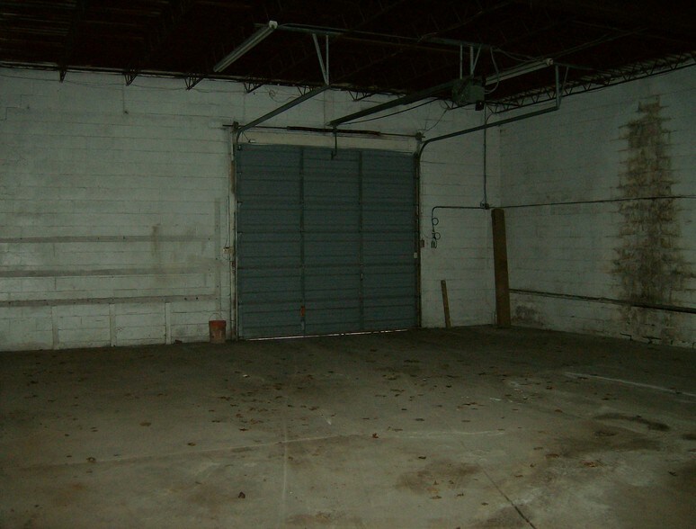 More Photos Of 337-341 Liberty St, Newburgh Warehouse For Lease