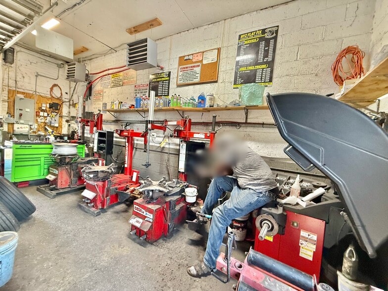 More Photos Of 14610 Guy R Brewer Blvd, Jamaica Warehouse For Sale