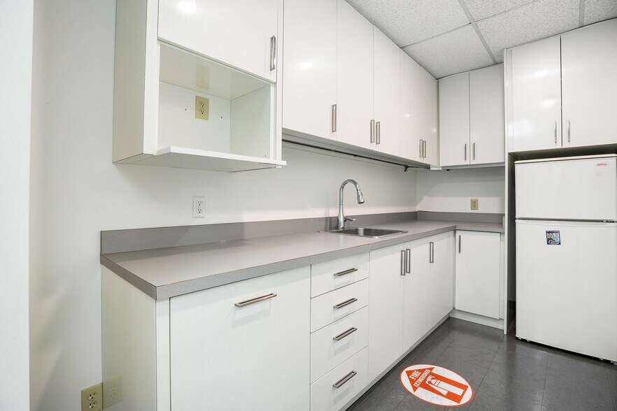 More Photos Of 609 14th St NW, Calgary Office For Lease