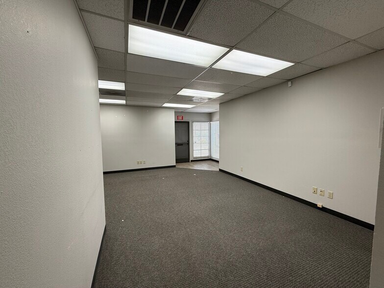 More Photos Of 2130 N Winery Ave, Fresno Office For Lease