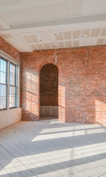 More Photos Of 725 Bellows Ave, Columbus Office Residential For Sale