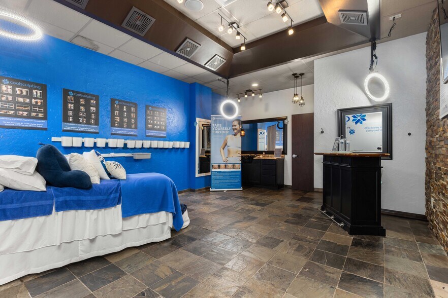 More Photos Of 11464 Space Center Blvd, Houston Freestanding For Lease