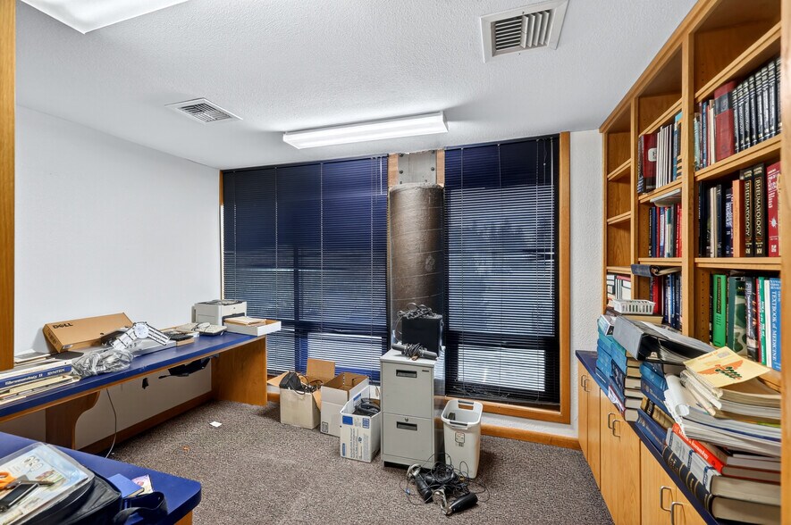 More Photos Of 950 W Ironwood Dr, Coeur d'Alene Medical For Sale