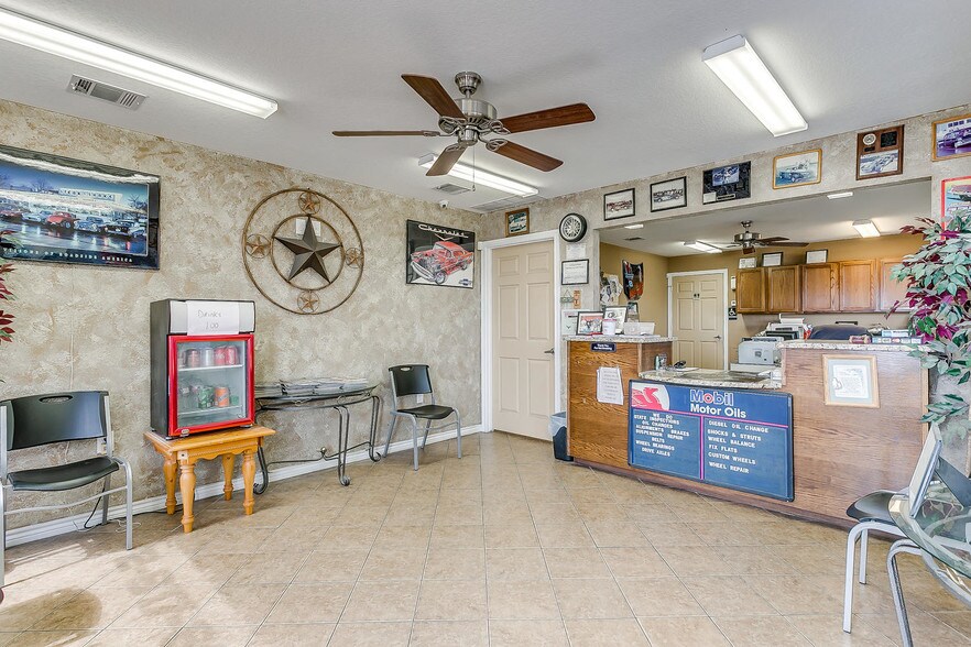 More Photos Of 501 N State Highway 342, Red Oak Auto Repair For Sale