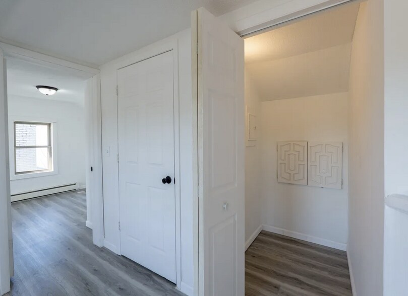 More Photos Of 1201 S Park Ave, Herrin Office For Sale