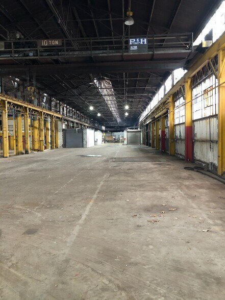 More Photos Of 201 N 4th Ave, Royersford Warehouse For Lease