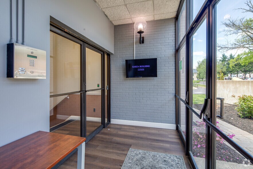 More Photos Of 17 W Jefferson St, Rockville Coworking Space