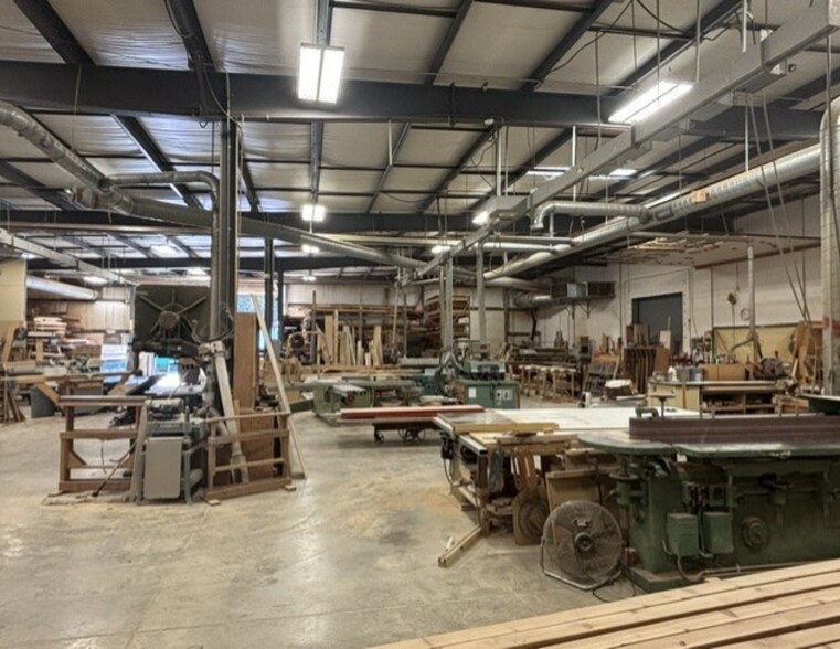 More Photos Of 10090 Queens Way, Chagrin Falls Light Manufacturing For Sale