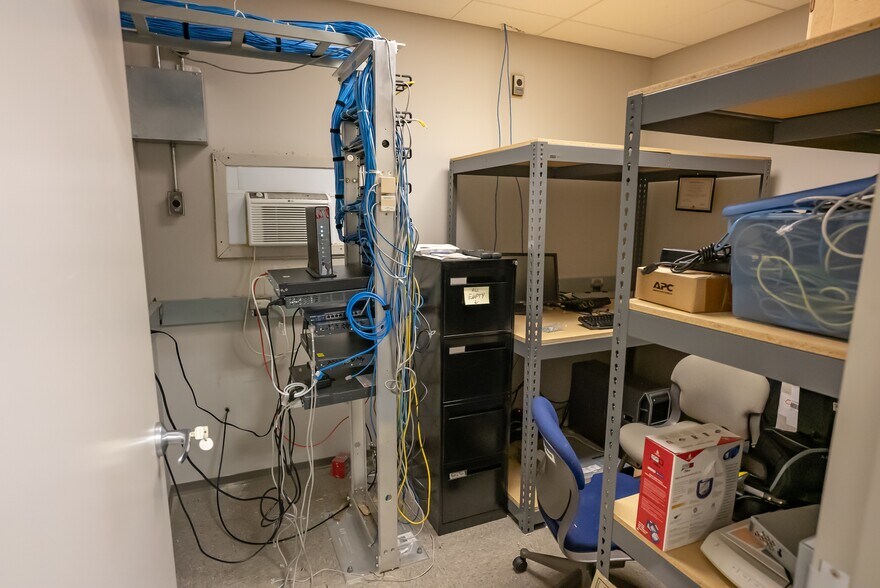 More Photos Of 320 Bilmar Dr, Pittsburgh Office For Sale