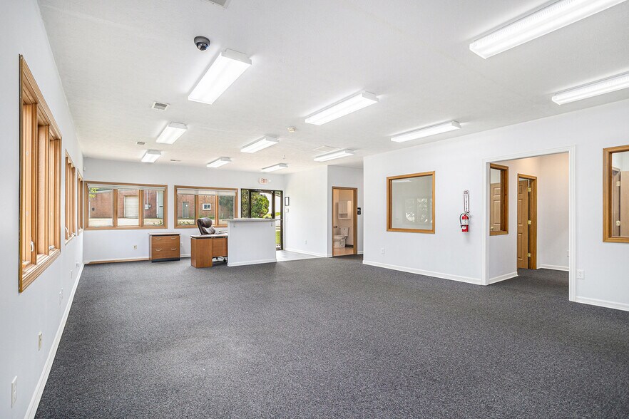 More Photos Of 550 E Cork St, Kalamazoo Freestanding For Sale