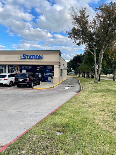 More Photos Of 8604-8686 N Hwy 6, Houston Unknown For Lease
