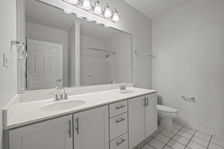 More Photos Of 725-775 N Waukegan Rd, Deerfield Unknown For Lease